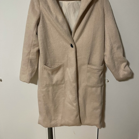 Cream Coat - Picture 2 of 3